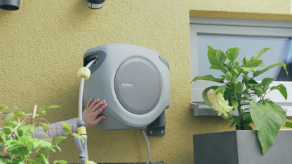Schlauchtrommel 35m+2m 1/2" mit Wandhalterung Inkl. 8-Funktionen-Multi-Handbrause | Automatik Einrollen | 180° Schwenkbar | Gartenschlauch RoHS geprüft